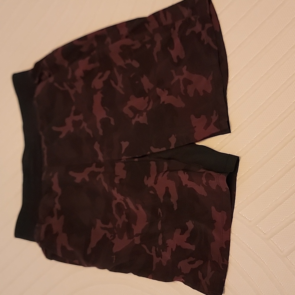 Lululemon camo mens shorts